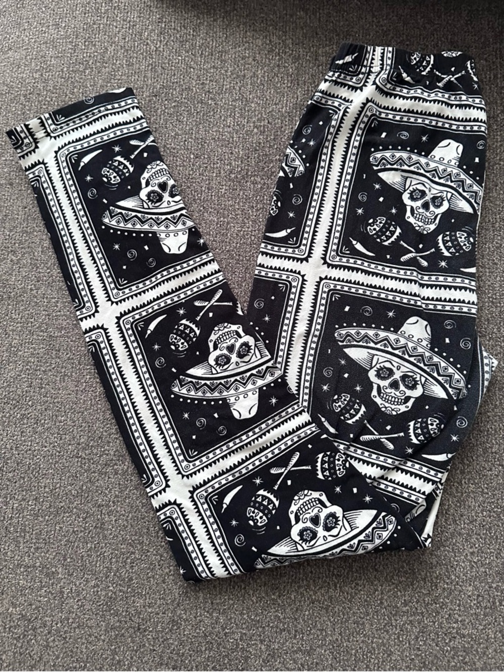 Black & White Sugar Skull Pattern Leggings - Women's Stretch Leggings med soft